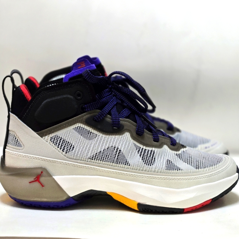 Nike Air Jordan Basketball Shoes size 6Y